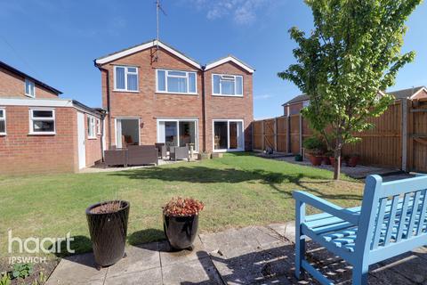 12 Leggatt Drive, Bramford, Ipswich, IP8 4ET