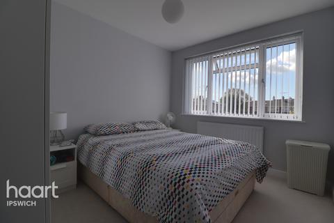 12 Leggatt Drive, Bramford, Ipswich, IP8 4ET
