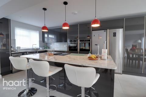 12 Leggatt Drive, Bramford, Ipswich, IP8 4ET