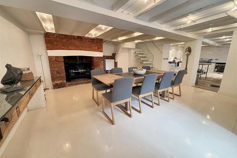 Cromer House, 51 Fore Street, Topsham, Exeter, EX3 0HW