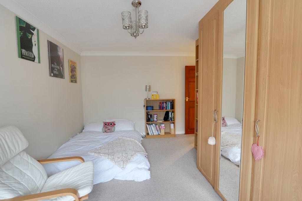 Bedroom 4 (Double)