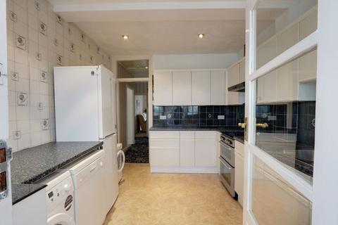 4 Castledon Road, Wickford, SS12 0EL