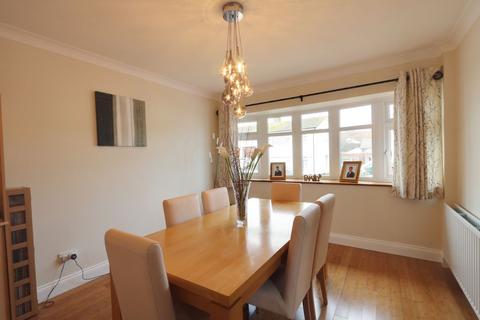 81 Broomfield, Benfleet, SS7 2SR