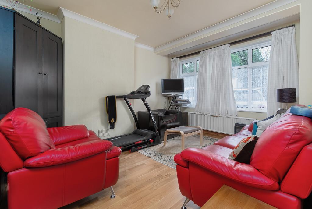 Braemar Avenue, South Croydon 3 bed end of terrace house £450,000