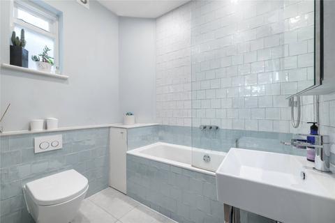 2 bedroom flat for sale, Englands Lane, Belsize Park, London