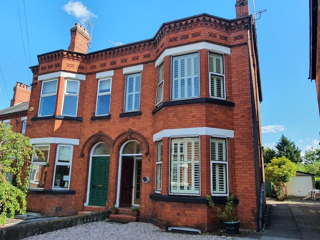 The Crescent, Northwich 5 bed semidetached house £500,000