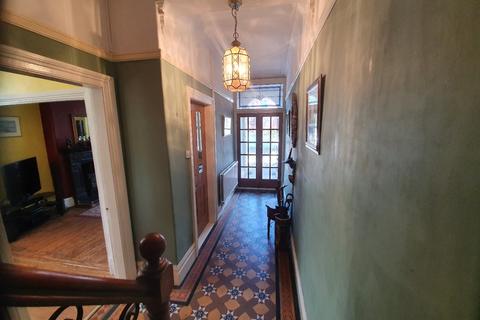 68 The Crescent, Northwich, CW9 8AD