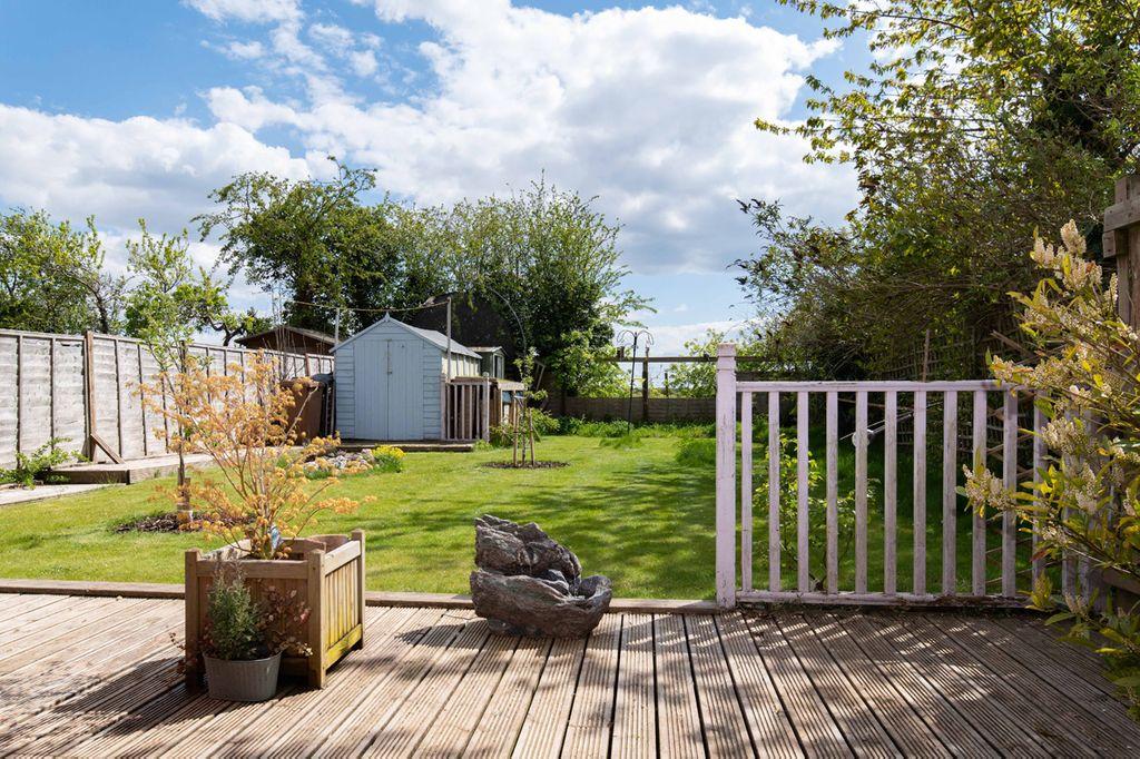 Newport Way, Ufford, Stamford PE9 3BN 4 bed terraced house £280,000