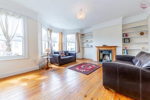 61b Rathcoole Avenue, London, N8 9LY