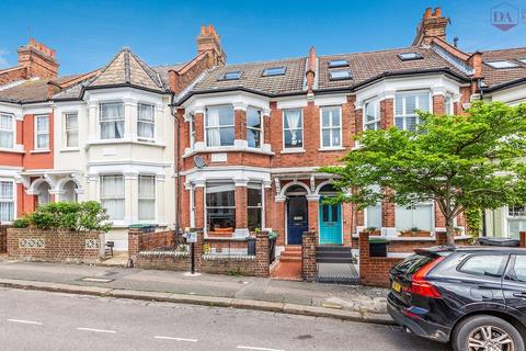 61b Rathcoole Avenue, London, N8 9LY