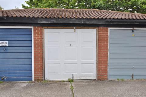 39 Watkins Way, Shoeburyness, Southend-on-sea, SS3 9NX