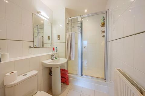 15 Warrior Close, London, SE28 0NL