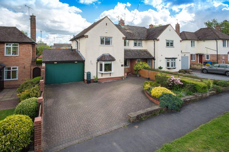 Queens Gardens, Codsall, Wolverhampton 3 bed semidetached house £375,000