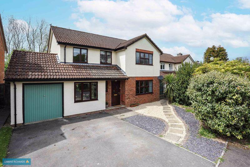 Stone Close, Taunton 4 bed detached house £530,000