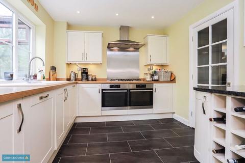 5 Stone Close, Taunton, TA1 4YG