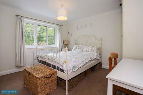 5 Stone Close, Taunton, TA1 4YG