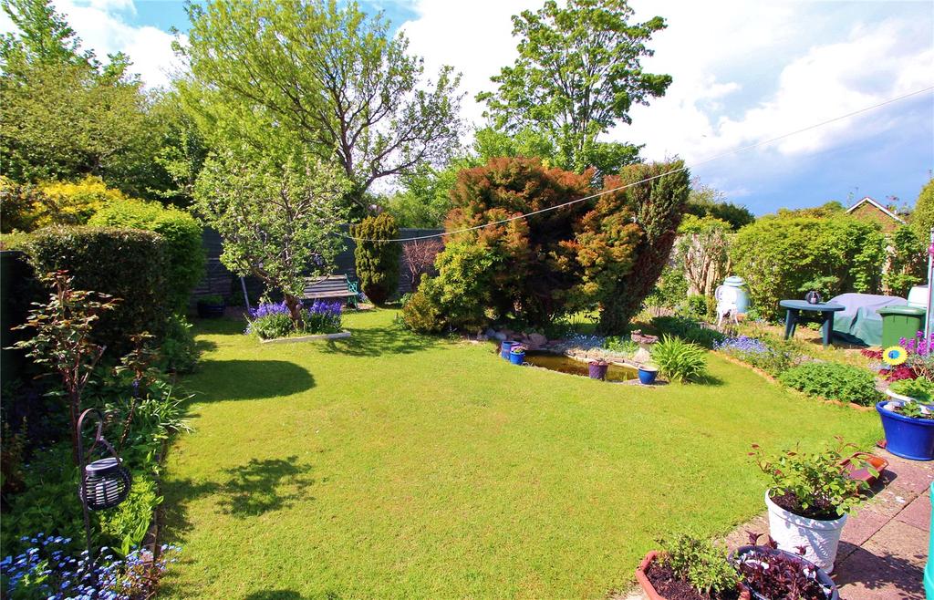 Downside Avenue, Findon Valley... 2 bed bungalow £415,000