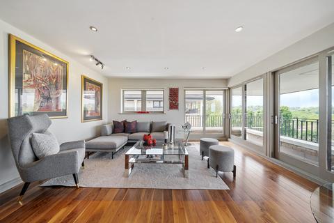 43 Ridgeway Gardens, London, N6 5XR