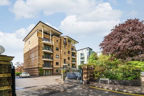 43 Ridgeway Gardens, London, N6 5XR