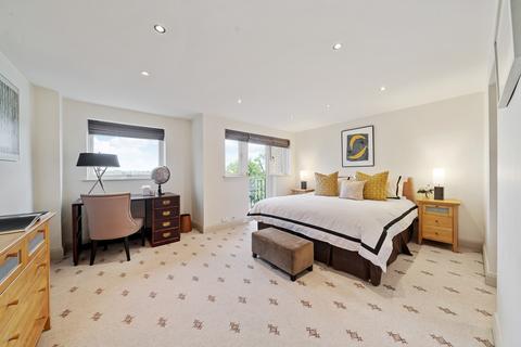 43 Ridgeway Gardens, London, N6 5XR