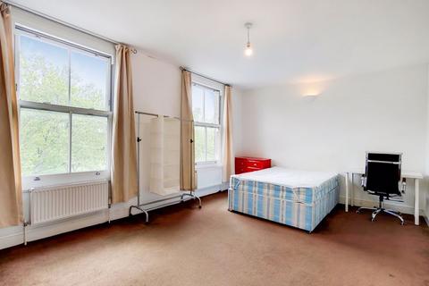 3 bedroom flat to rent, Burdett Road, Bow