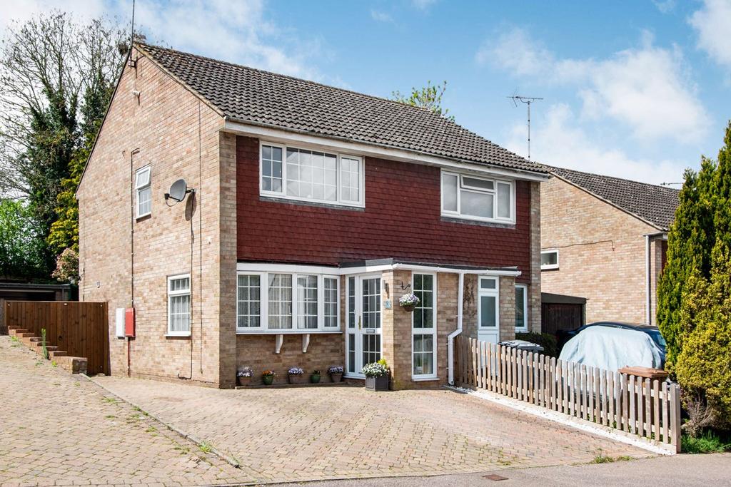 Orchard Way, Knebworth, SG3 2 bed semidetached house £375,000