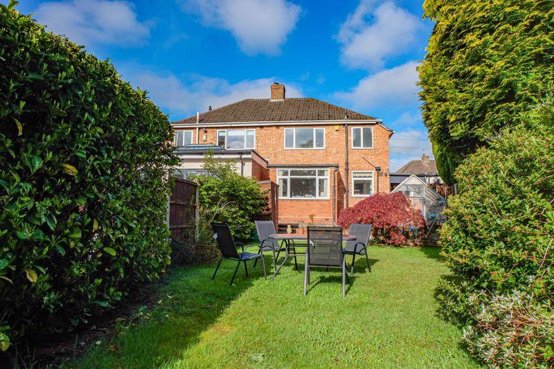 Lindrosa Road, Streetly, B74 3LB 3 bed semidetached house £330,000