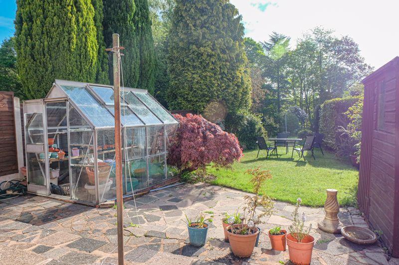 Lindrosa Road, Streetly, B74 3LB 3 bed semidetached house £330,000