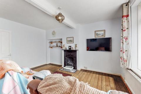 69 Greatdown Road, London, W7 1JR