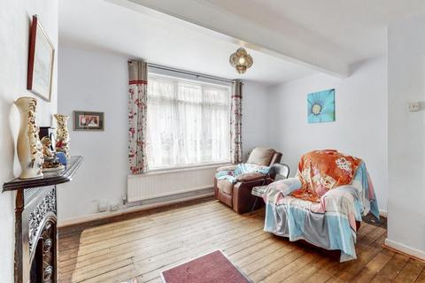 69 Greatdown Road, London, W7 1JR