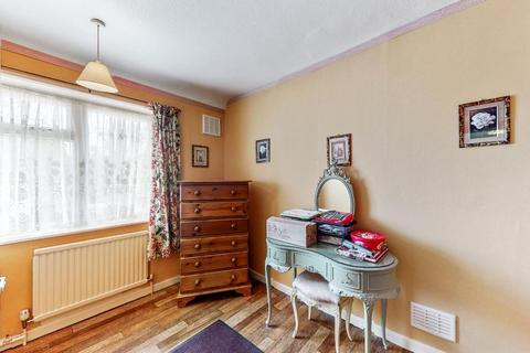 69 Greatdown Road, London, W7 1JR