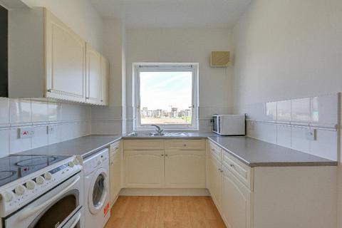 2 bedroom flat to rent, Felixstowe Court, Docklands, London, E16 2RS
