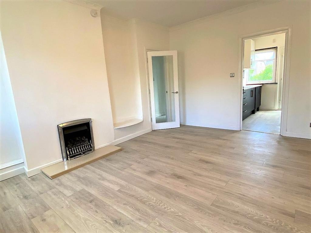 Wedderburn Street, Dunfermline 2 bed flat £625 pcm (£144 pw)