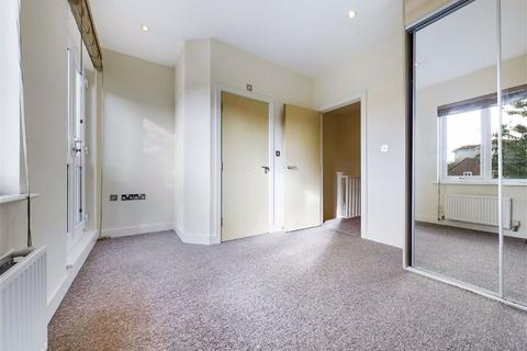 230 Arle Road, Cheltenham, GL51 8LT