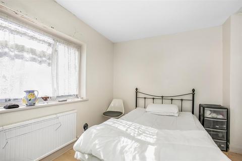 25 The Glade, Coulsdon, CR5 1SR