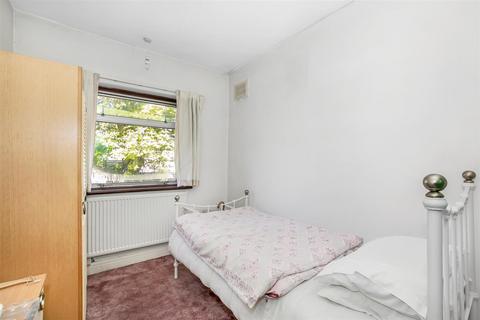 25 The Glade, Coulsdon, CR5 1SR