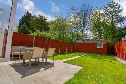 24 Brackley Close, Hull, HU8 8EF
