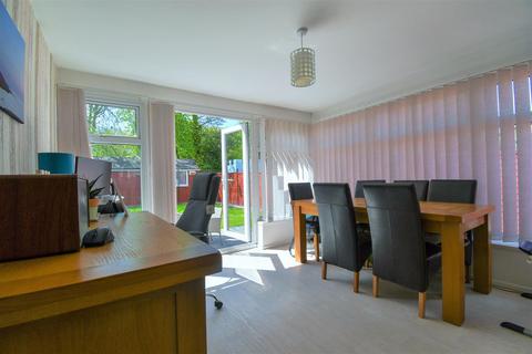 24 Brackley Close, Hull, HU8 8EF