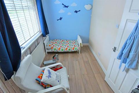 24 Brackley Close, Hull, HU8 8EF