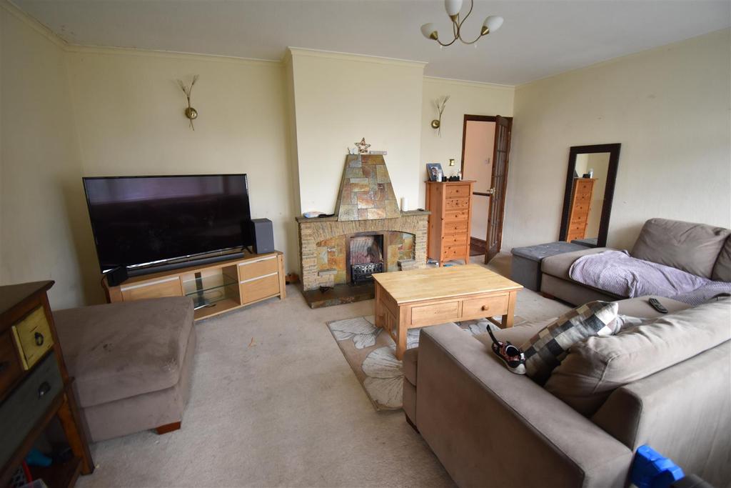 Lordsmead, Cranfield, Bedford 3 bed terraced house £255,000