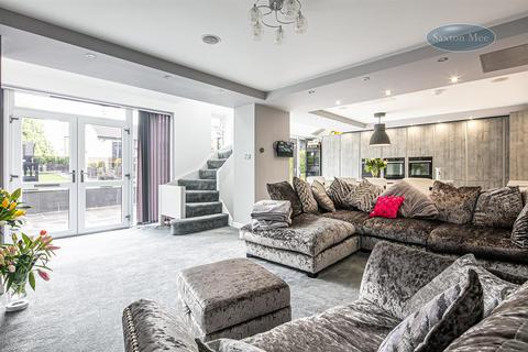 96 Carr Road, Sheffield, S6 2WZ