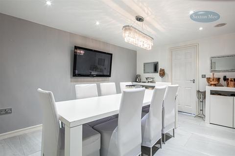 96 Carr Road, Sheffield, S6 2WZ