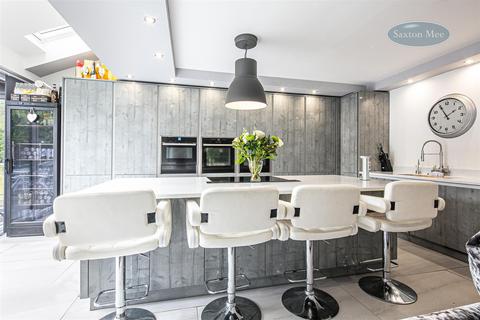 96 Carr Road, Sheffield, S6 2WZ