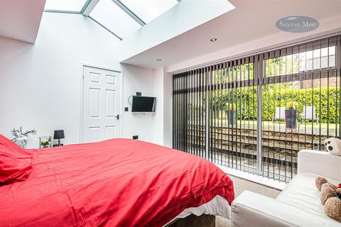 96 Carr Road, Sheffield, S6 2WZ