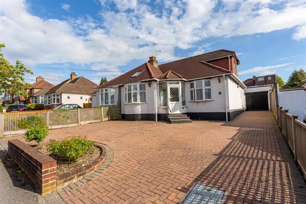 Palmersfield Road, Banstead 3 bed semidetached bungalow £675,000