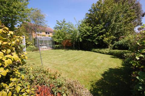 22 Birch Drive, Hatfield, AL10 8NX