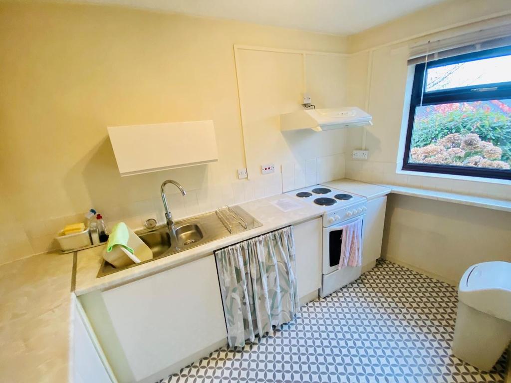 Kitchenb.jpg