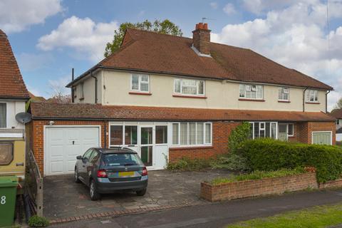 16 Hookfield, Epsom, KT19 8JG