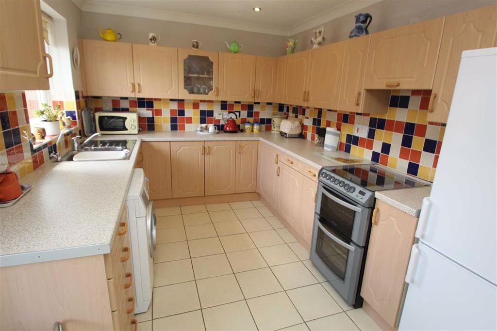 Hampton Fields, Oswestry 3 bed detached bungalow £295,000