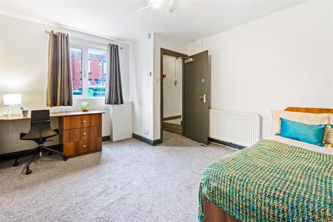 30 Beechwood Terrace, Leeds, LS4 2NG